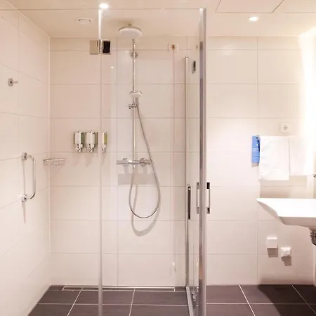 Hotel Hampton By Hilton 3*