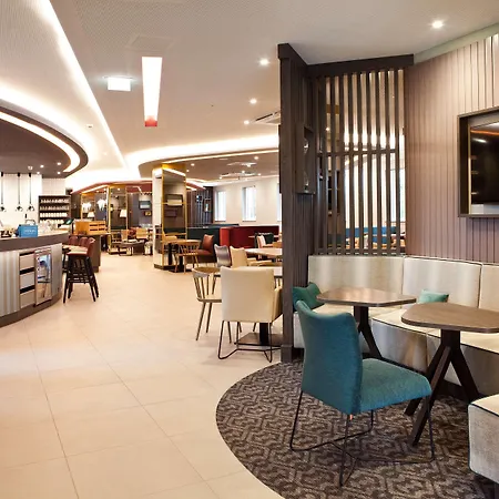 Hotel Hampton By Hilton 3*