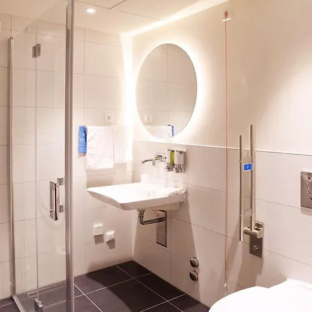 Hampton By Hilton Hotel 3*