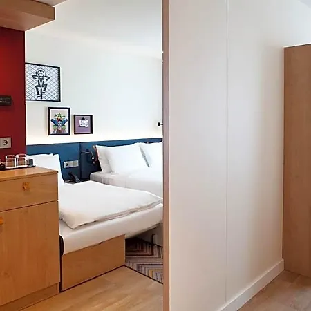 Hampton By Hilton Hotel 3*