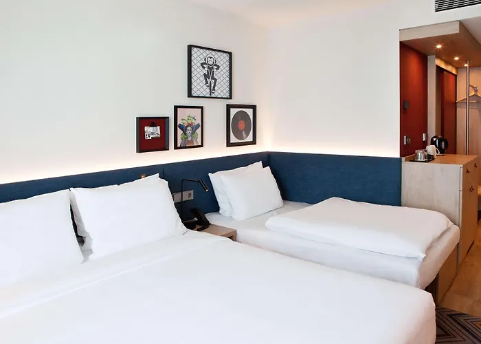 Hampton By Hilton 3*